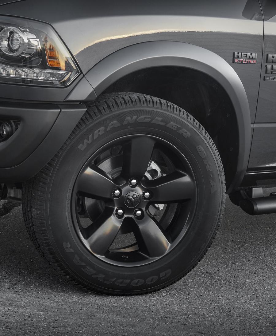 Колеса Ram 1500 Classic Warlock Crew Cab (DS) 2019 года  (фото 12 из 12)